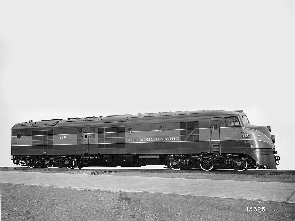 A Baldwin company photo of brand new Gulf, Mobile &amp; Ohio DR-6-4-2000 #280 taken in 1947, wearing the earlier "Baby Face" carbody. The GM&amp;O owned just two of these locomotives, #280-281.

american-rails.com/5770A.html
