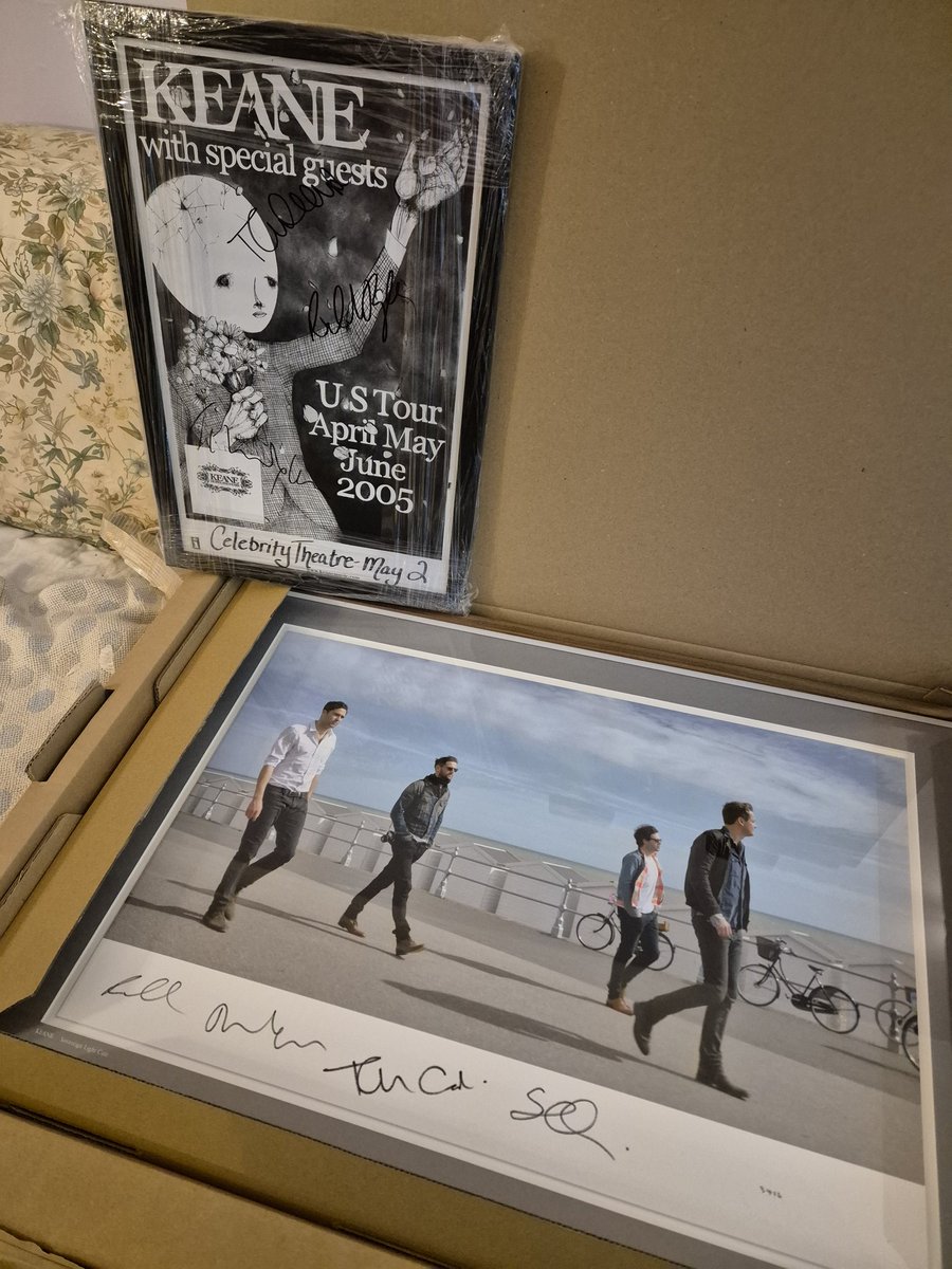 Two fabulous memories for two fabulous albums <a href="/keaneofficial/">Keane</a> #strangeland and #Hopesandfears Hope their next album follows this standard #sovereignlightcafe