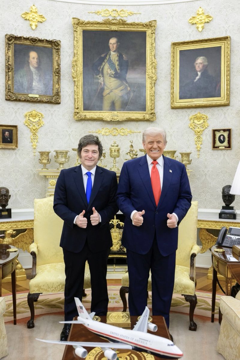 JMilei's tweet image. Muchas gracias Presidente Trump por recibirme en la Casa Blanca.
Desde antes de ser Presidente vengo sosteniendo que la República Argentina debe ser una aliada estratégica de los Estados Unidos de América y ahora que el pueblo argentino confió en mí para guiar los destinos de…