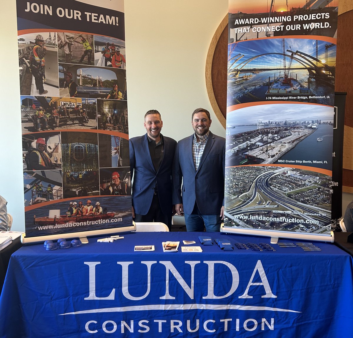 LundaBuilds's tweet photo. Proud to support the Wisconsin Veterans Chamber of Commerce at their 10th Anniversary Conference at Lambeau Field!
The energy, the stories, and the shared sense of purpose were unforgettable. Lunda is honored to stand with WVCC in supporting veterans and building community.
#WVCC https://t.co/EWX9XBQB5e