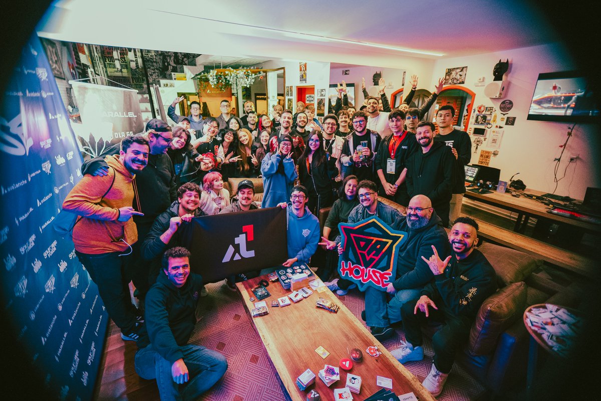 A live na OlaHouse foi incrivel chat  
Valeu demais pelo apoio❤️ logo sai video sobre esse dia, contando mais sobre os games e o evento!
 Vi tanta gente daora da <a href="/OLAGuildGamesBR/">OLA Guild Games 🇧🇷</a> e jogar <a href="/ParallelTCG/">Parallel</a> e conhecer a <a href="/LOLLandGame/">LOL Land</a> <a href="/SolforgeFusion/">SolForge Fusion</a>  
Obrigada pelo convite 🥳