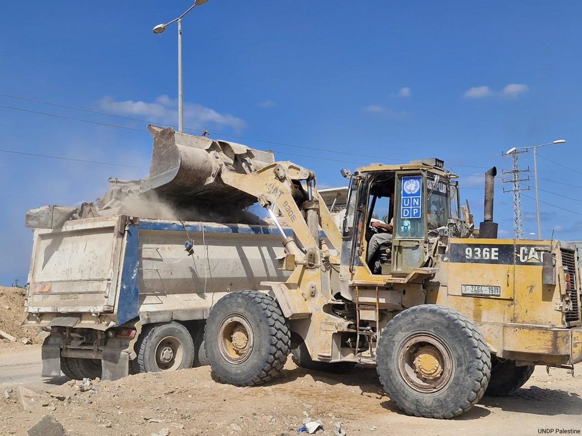 Gaza: 
The destruction is beyond comprehension – the debris alone could fill Central Park in New York up to 12 meters high.

Around $70 billion will be needed to reconstruct the Strip and make it safe, warn @undp, <a href="/WorldBank/">World Bank</a> &amp; <a href="/EU_Commission/">European Commission</a>. news.un.org/en/story/2025/…