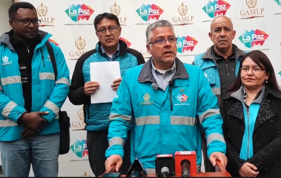 ⚖ VALGA LA ACLARACIÓN A LOS PACEÑOS

Hoy el Concejo Municipal de La Paz finalmente, y después de 18 días de intransigencia, aprobó la ley que deja sin efecto los parqueos tarifados en vía pública.

Y para que no existan dobles discursos ni confusiones deliberadas, aquí el