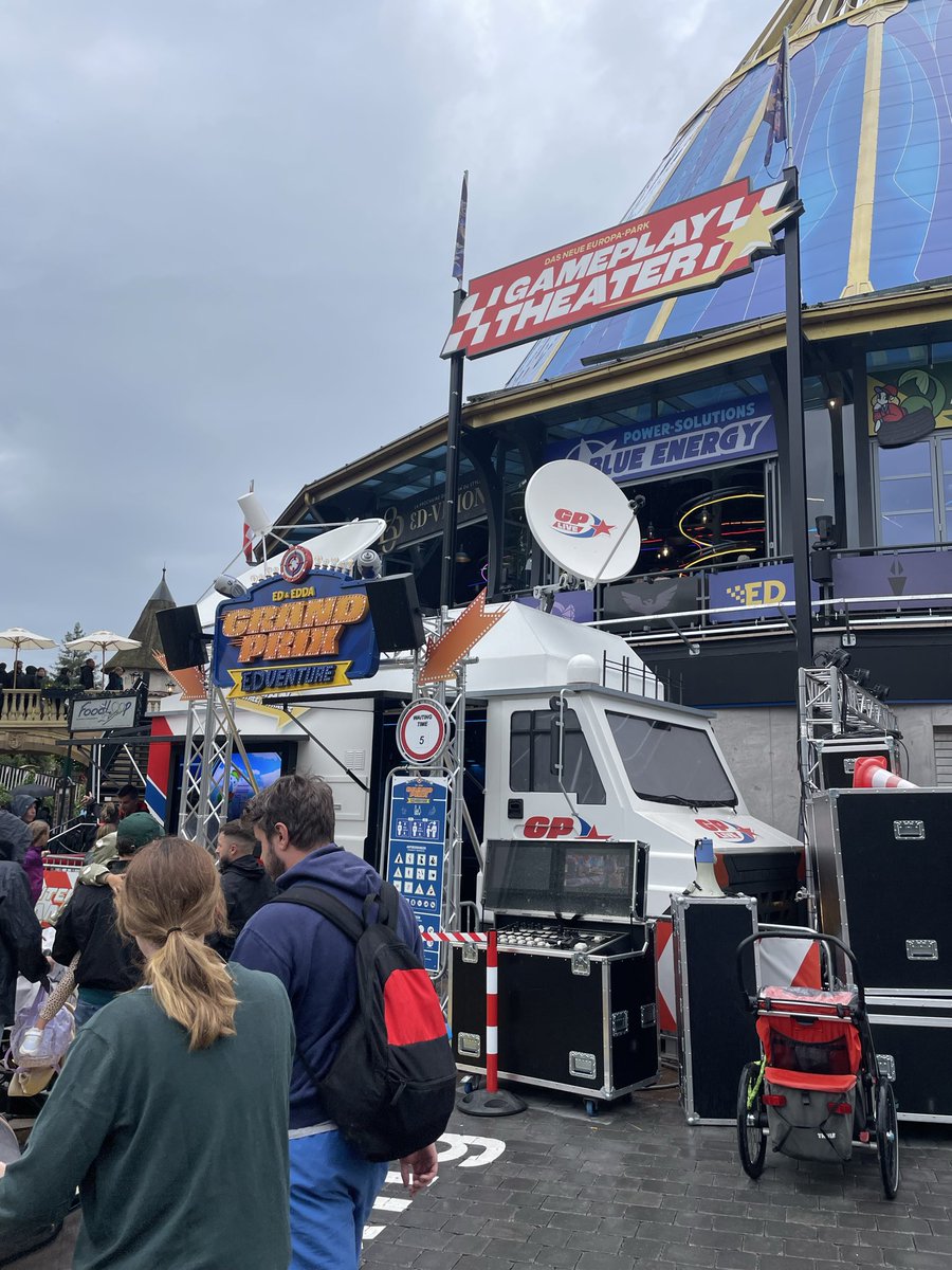 QLineLectures's tweet image. I had only hear bad things about Grand Prix Edventure, so I was really surprised how good it is! Not mind blowing, the gameplay is very standard Midway Mania, but it all worked well and the ride system is impressively compact! (25% the size of MM but capacity of 1100 per hour)