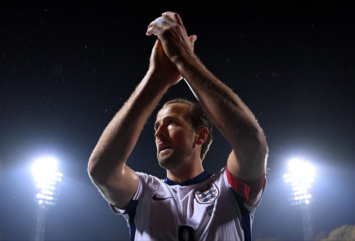 HKane's tweet photo. What a night! World Cup 26 here we come! Proud of this group throughout this qualification and sealing it in style tonight. 🦁🦁🦁 https://t.co/fiTNKsWQiJ