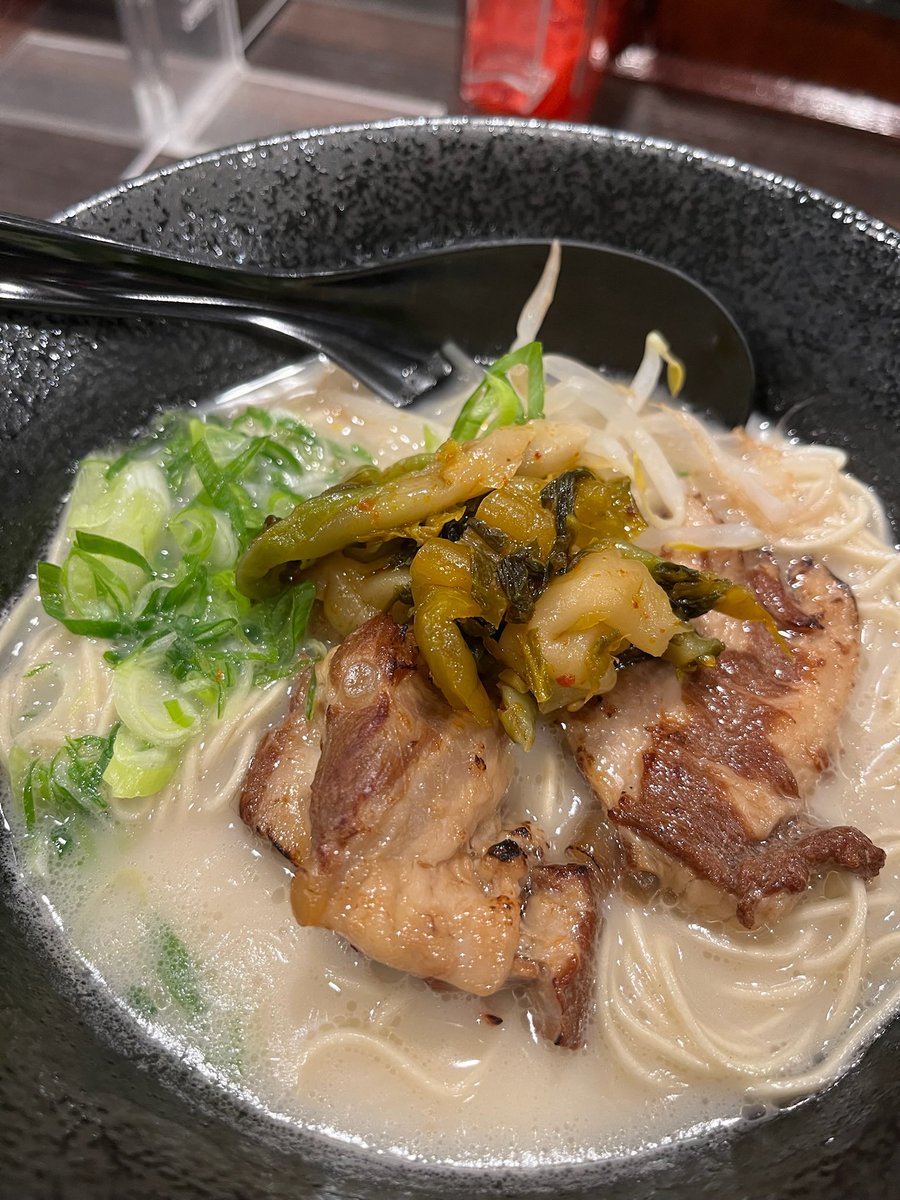 おはようございます。

本日も宜しくお願いします。

昨日来たニューヨークからの4人組。
その中の1人が今年の4月に旦那さんと来て、今回は友達を連れて再訪。

全員スープまで完食。

再来店ってやっぱり嬉しい。

menyamuchyu