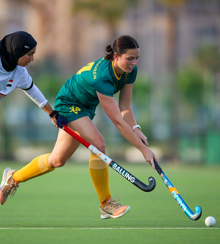 The South African women’s hockey team made the perfect start to their 2025 African Hockey Cup of Nations campaign, sweeping past hosts Egypt with a commanding 10-nil victory in Ismailia, Egypt, on 12 October 2025.
hockeywrldnws.com/south-africa-s…