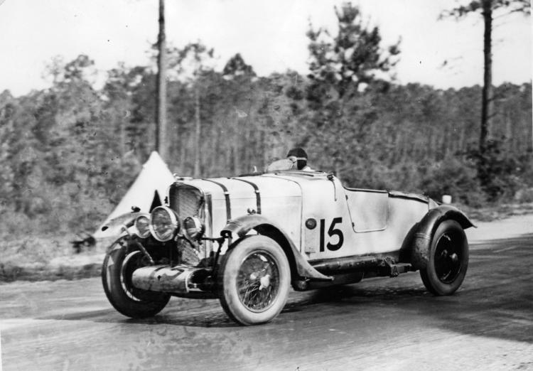 juanjoabsolut's tweet image. Es ya 15 y en las #LeMans24 de 1930 este #Preguerra, un #Talbot AO90 fue 3º con #BrianLewis y #HughEaton al mando, a 17 vueltas del ganador @historacing @LM__ @VicarioMartin @Jose_ArmandoGH @horacio_porta @Raul_Olivan