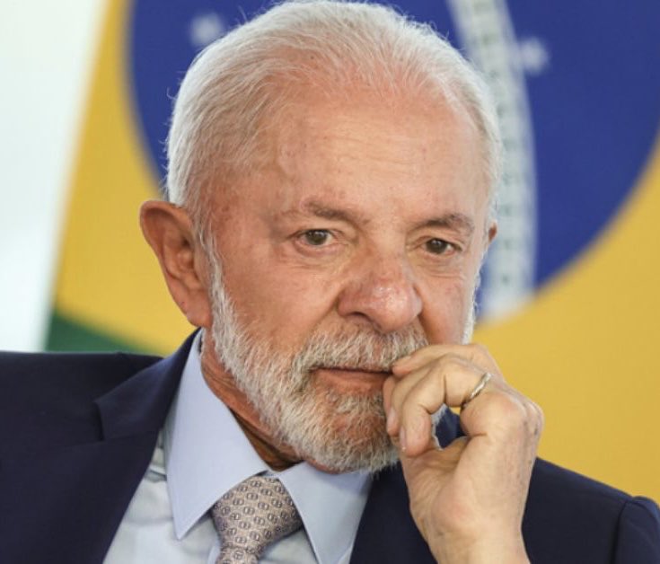 pedrorousseff's tweet photo. 🚨AGORA! Governo Lula ACABA de DETERMINAR BLOQUEIO de R$ 7,5 BILHÕES em emendas parlamentares para os DEPUTADOS TRAIDORES do povo. Já são mais de 300 DEMISSÕES de cargos do centrão no governo. Lula tá fazendo UMA FAXINA no governo. 🇧🇷🔥🧹💪 https://t.co/AgcCuTwxhf