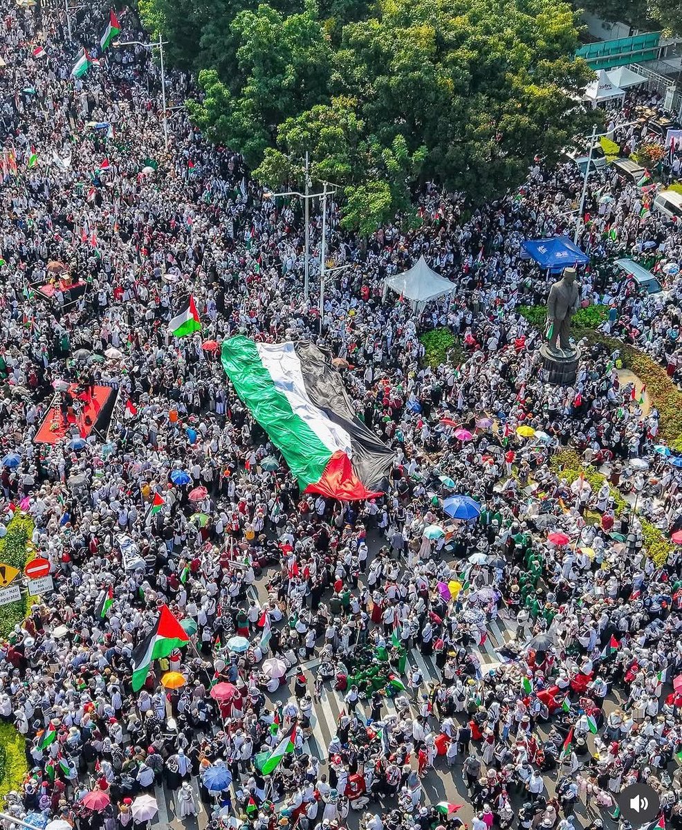 jacksonhinklle's tweet image. THE WORLD STANDS WITH PALESTINE!