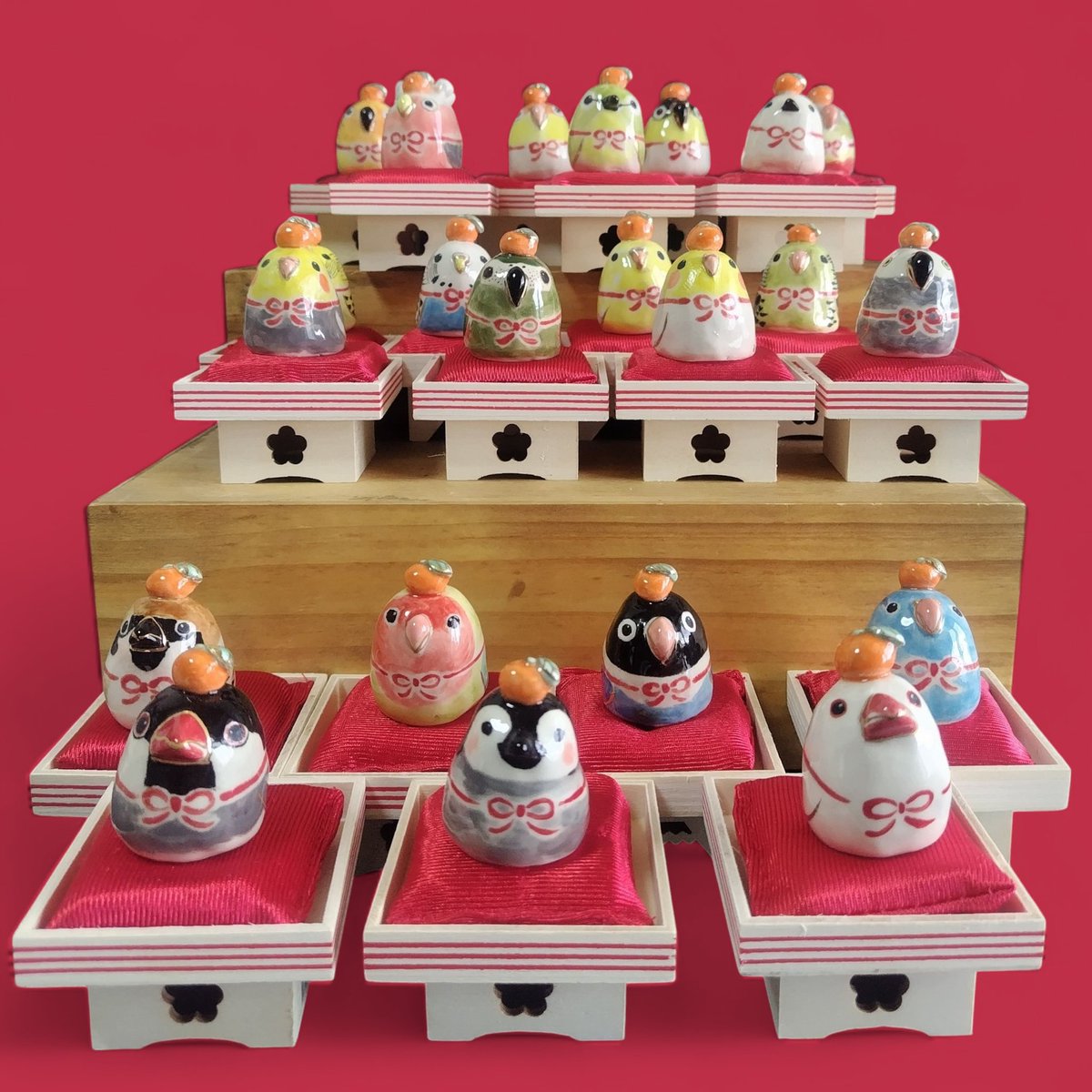 今年はね、コミドリコンゴウ鏡餅も作ったよ。
なぜならね、この何年かコミドリコンゴウ愛に溢れた飼い主さんにたくさん出会ったからだよ。
話を聞いてたらね、どんだけ可愛いねん！ってなったよ😍
皆もね、珍しい子でも深い愛が伝われば作者は作るからどんどんお話に来てね。

#神戸ことりウィーク