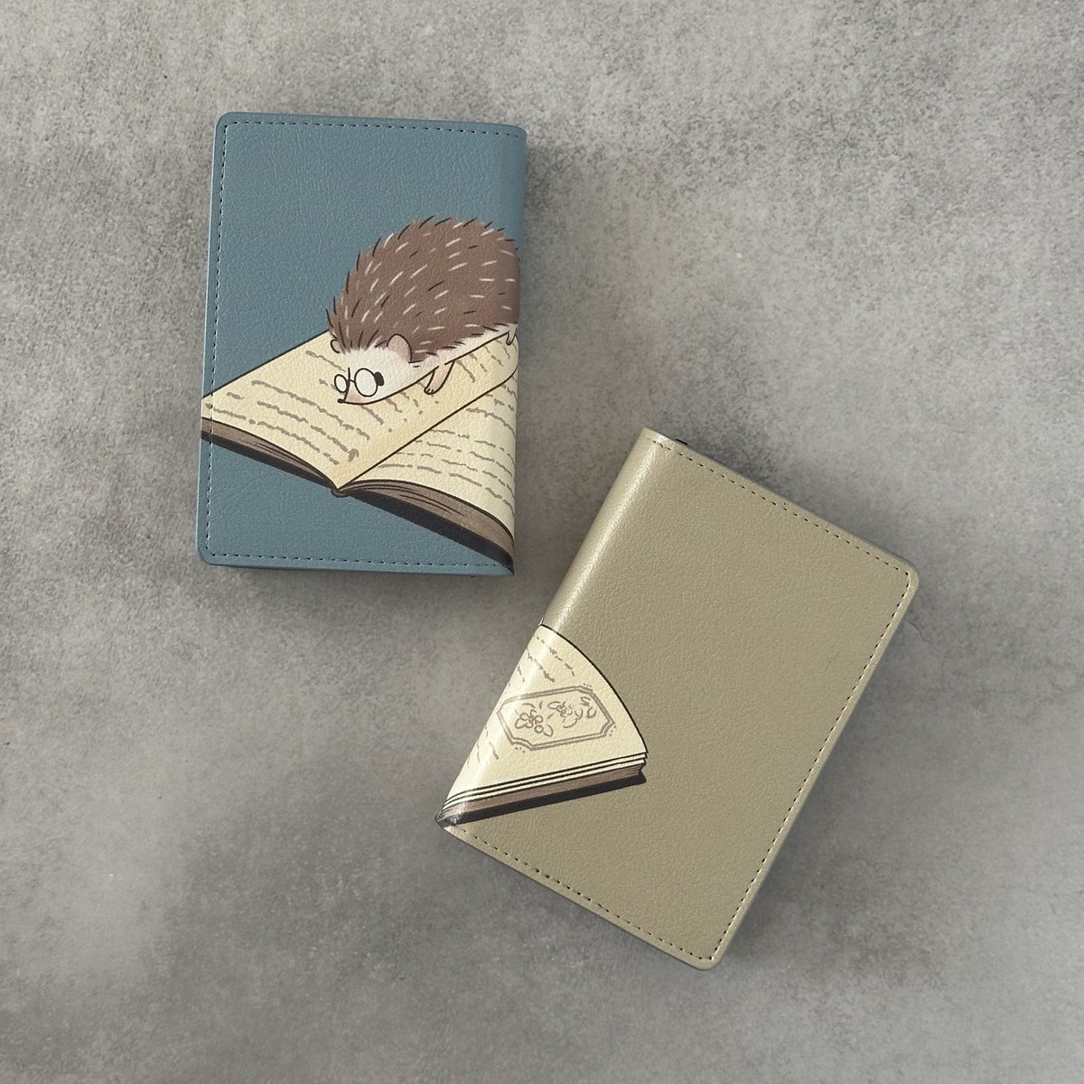 読書ハリネズミカードケース📕🦔

簡易ラッピングは無料で承ります。
有料のギフトボックスもご用意しておりますので、大
切な方への贈り物にもおすすめです。

minne.com/items/44041090 

#minne
#ハリネズミ