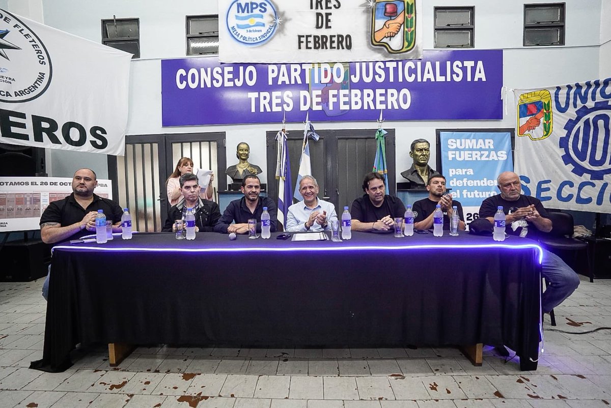 SergioOPalazzo's tweet photo. Terminando el día junto a los trabajadores de Tres de Febrero con quien debatimos sobre la situación actual de la producción, la industria y el trabajo.
Gracias a Juan Debandi y a Diego Silva por la invitación. https://t.co/tG9ktRKcO9