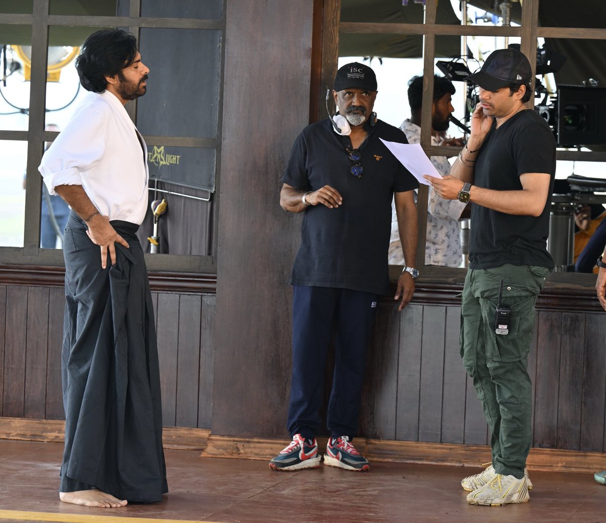 SanjuPspk73's tweet photo. @dop007 @PawanKalyan @Sujeethsign Whta a shots broo @dop007 ๐
Mainly introduction ๐๐๐๐
#OGBlockBuster #TheyCallHimOG @PawanKalyan https://t.co/FBvSxXZ2id