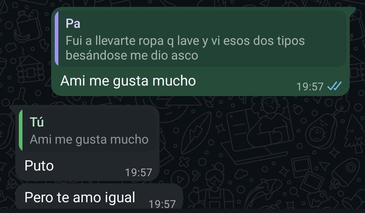 ColazoMaty's tweet photo. Uno no puede tener hombres besandose en su teclado que lo tratan de puto... https://t.co/fhizfkE4e5