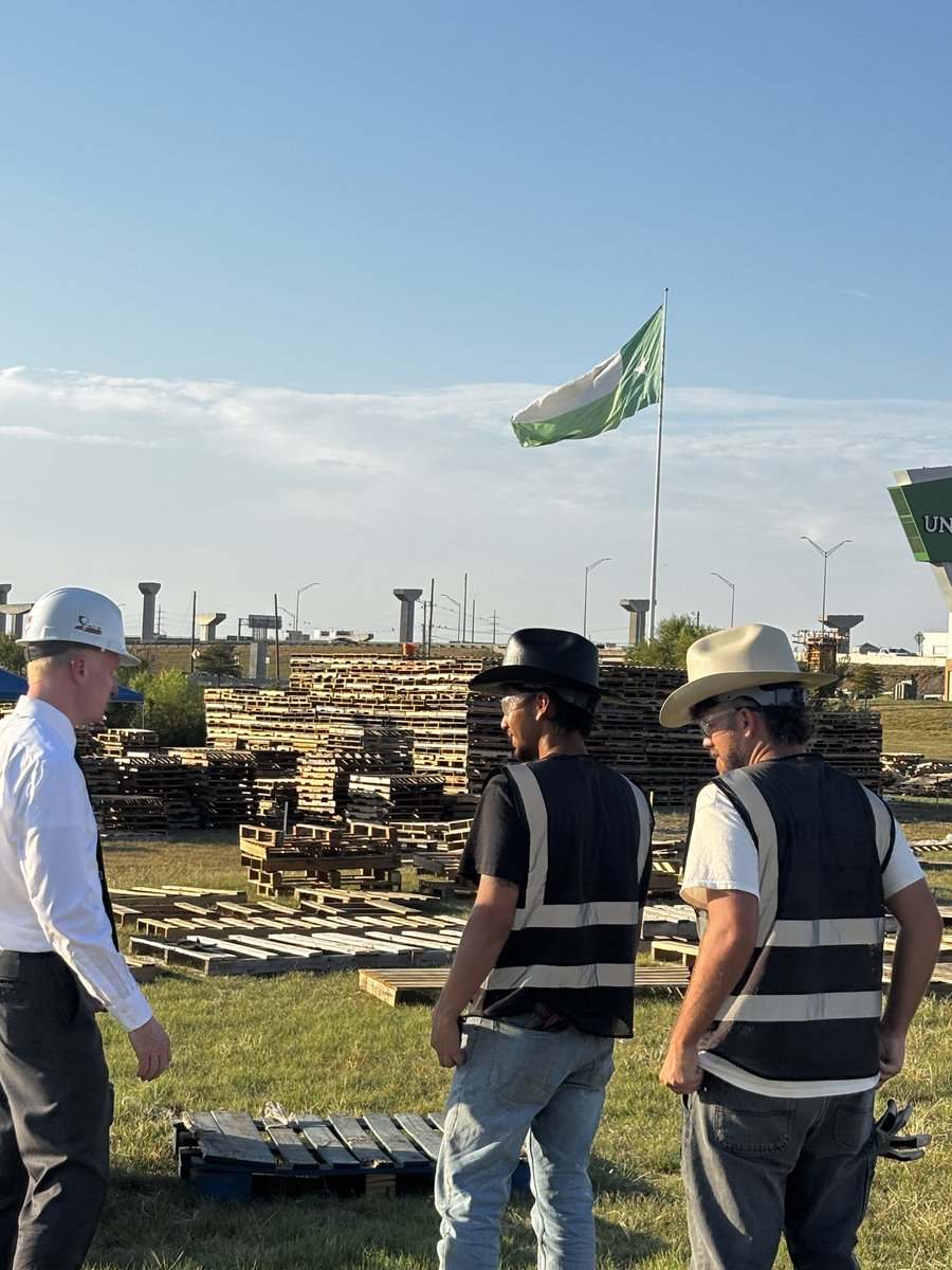 Talons of UNT tweet media