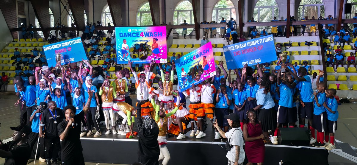 uwasnet's tweet image. Over 600 learners from Wakiso & Kampala danced for change!
#Dance4WASH by @vivaconaguaUG turned Global Handwashing Day 2025 into a celebration of hygiene, creativity & community.
Water & Soap + rhythm = behaviour change in motion!
#GlobalHandwashingDay #WASHinSchools