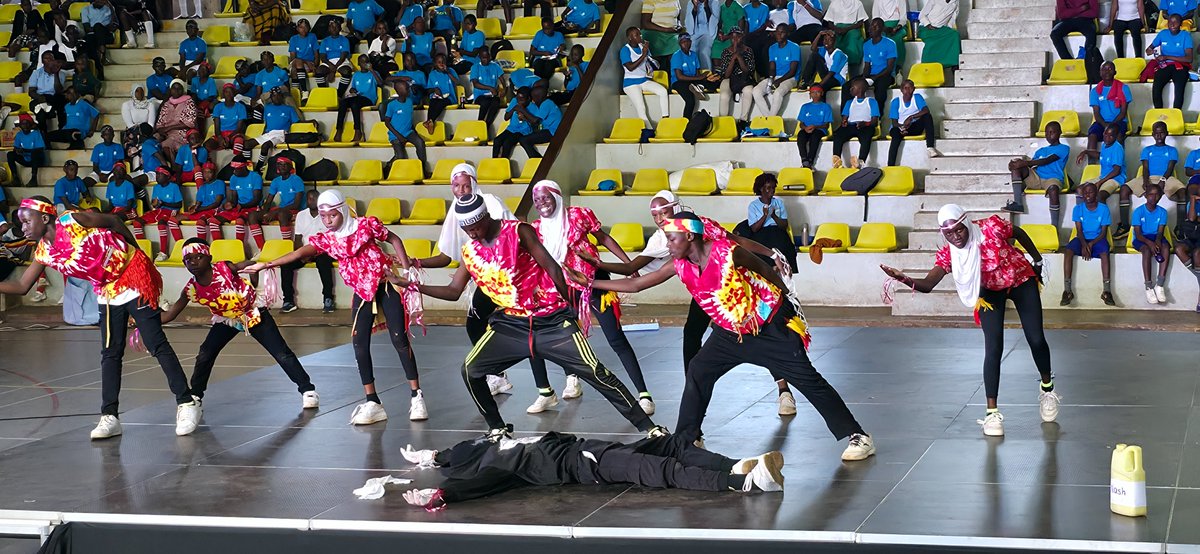 uwasnet's tweet image. Over 600 learners from Wakiso & Kampala danced for change!
#Dance4WASH by @vivaconaguaUG turned Global Handwashing Day 2025 into a celebration of hygiene, creativity & community.
Water & Soap + rhythm = behaviour change in motion!
#GlobalHandwashingDay #WASHinSchools