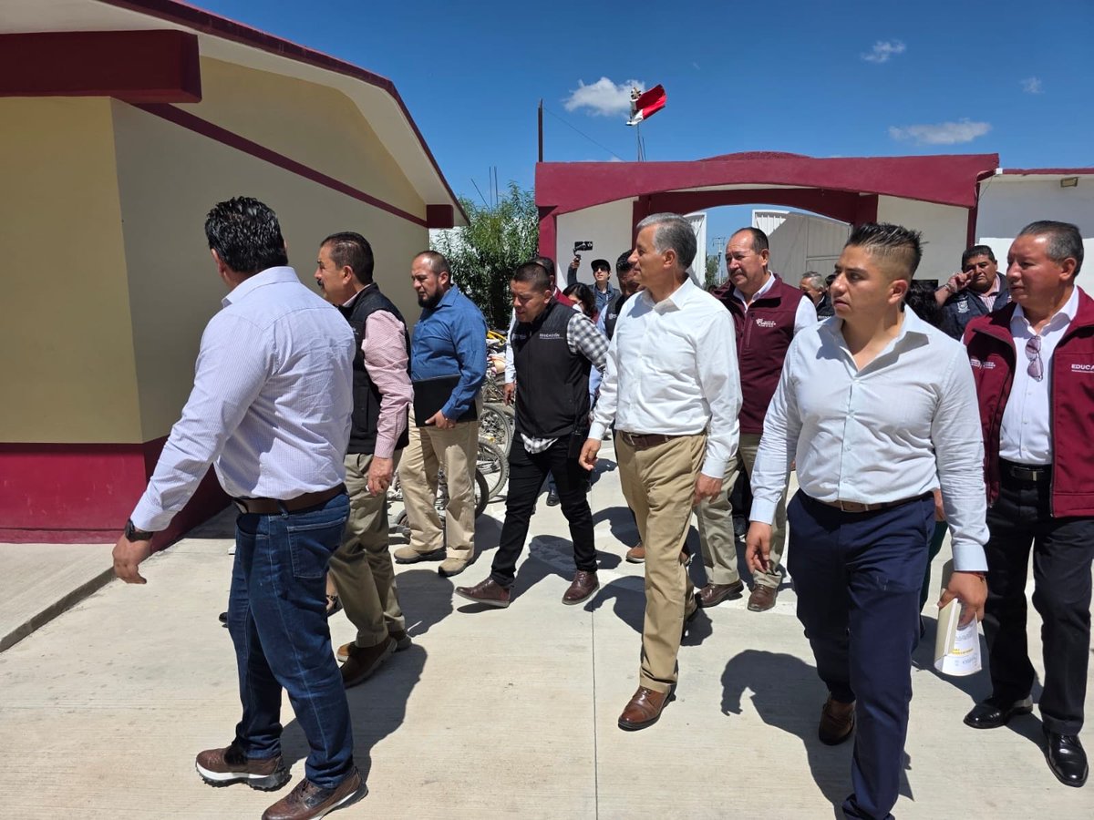 arturougaldea_'s tweet photo. ¡#LaTransformaciónAvanzaEnEducación con el liderazgo del Srio. Miguel Ángel Hernández Espejel!🏫🤝

La comunidad escolar de la Primaria “Tierra y Libertad” en #Tezoyuca, cuenta con aulas renovadas que reflejan esfuerzo, esperanza y trabajo conjunto.
#ElPoderDeServir https://t.co/G9N6vRRiBA