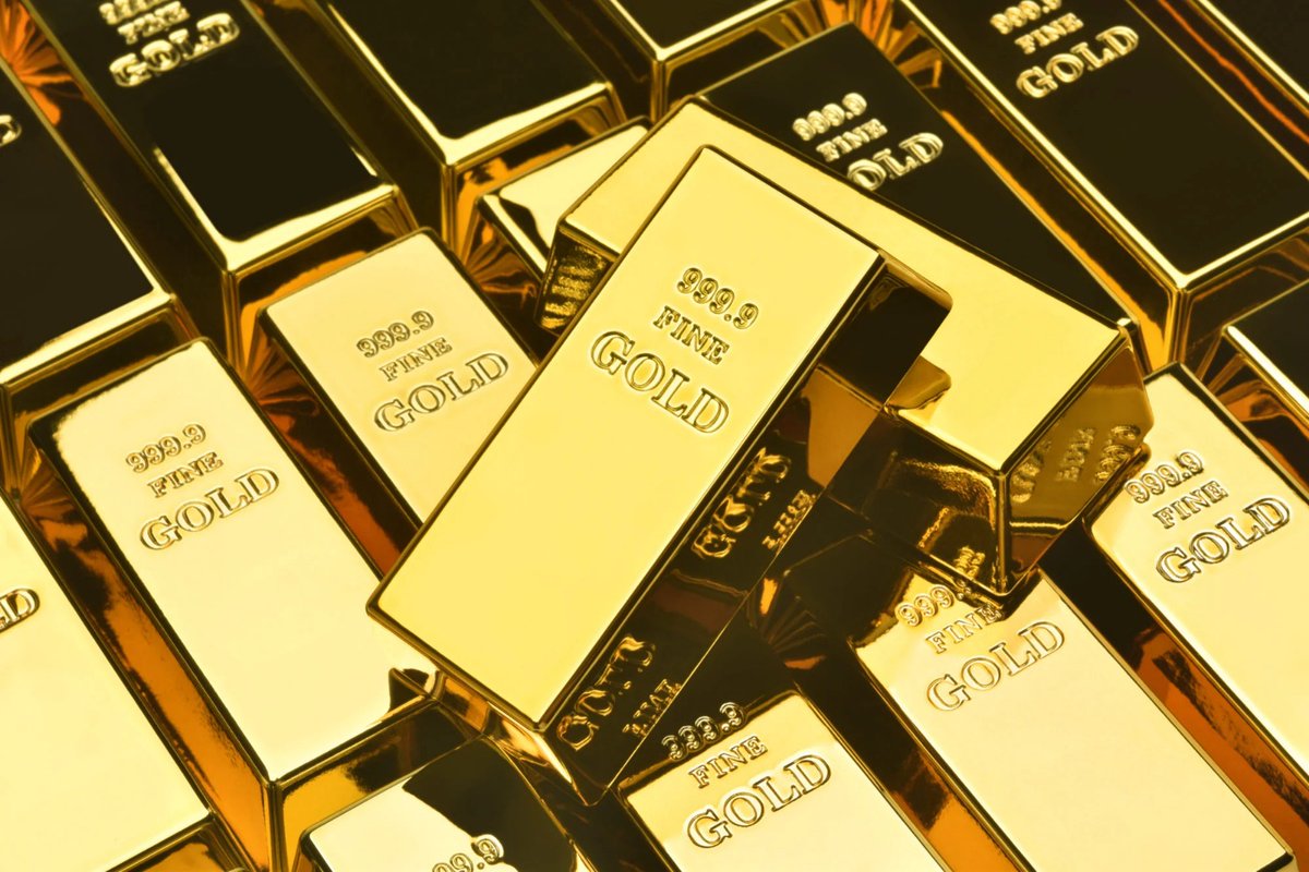 Gold had another phenomenal day, surging to a fresh all-time record high, with spot prices closing around the $4,148 per ounce level. The rally was fueled primarily by aggressive safe-haven demand due to intensifying US-China trade.
