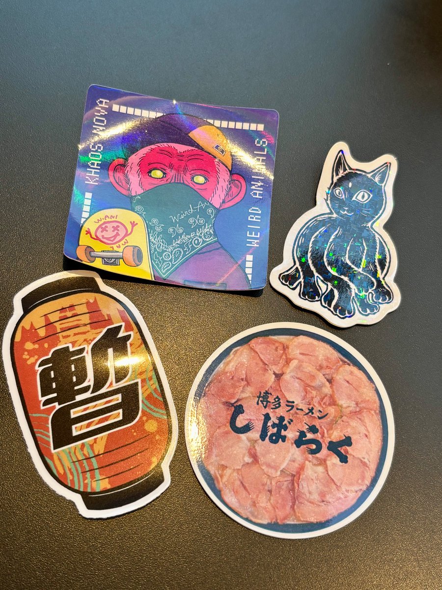 西新の「しばらく」さんで昼食🍜
美味しかった〜✨😆✨
店頭のステッカーも可愛い🐈‍⬛
三代目のminaQさんは10/16木曜日LOVEFM21:00〜オンエアの「オトマチ」ゲストですよ📻　
ポッドキャストでも聴けます👍　
#761musics #今日の1枚 <a href="/minaQminico/">minaQ🐛KHAOS NOVA</a>