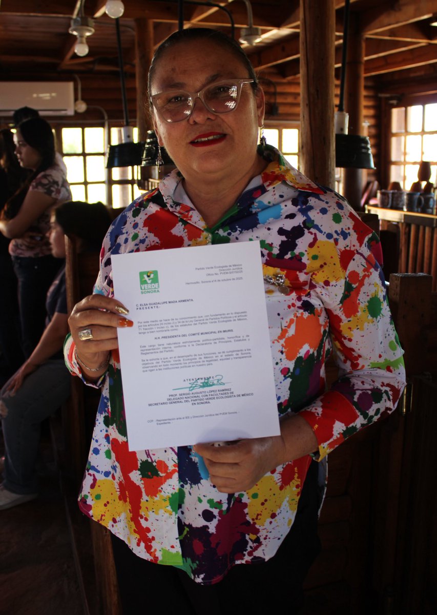 🌿 Nuevos liderazgos, un mismo compromiso.

Hoy, Elsa Guadalupe Mada Armenta asumió la presidencia municipal del Verde en Ímuris, acompañada por el presidente municipal Jesús Leonardo García Acedo y el dirigente estatal Sergio Augusto López Ramírez.