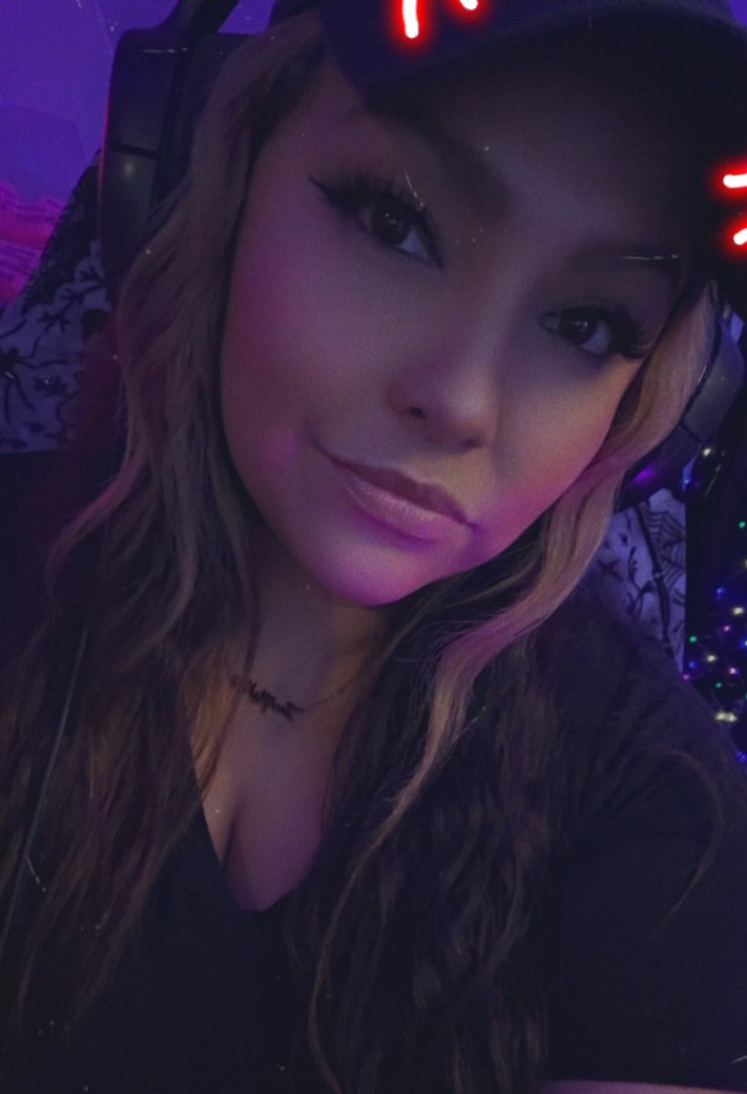 We cinnamon roll huntin on @KixeGG WE LIVE ONLY ON <a href="/KickStreaming/">KICK</a> 💚

kick.com/swiftkiss