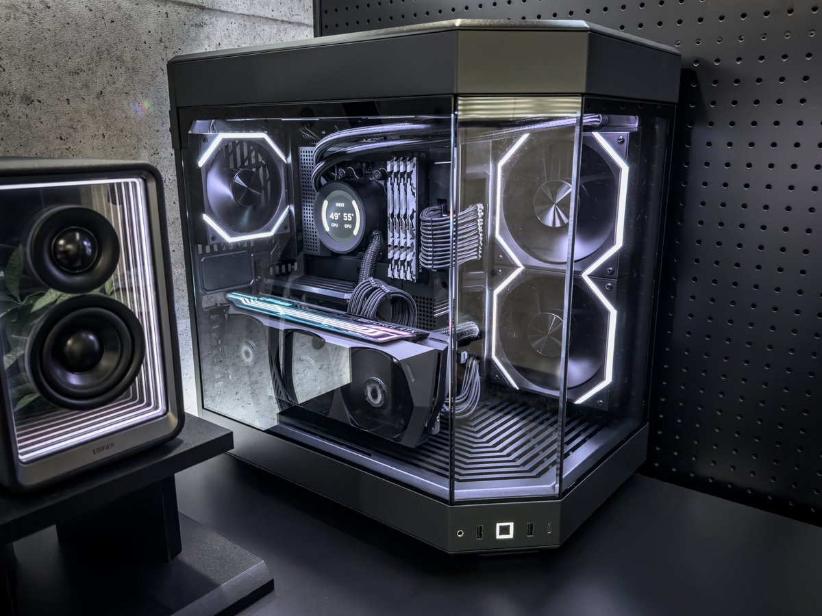 光らせるのが流行ってるのか‥組もう
↓
Razer!Razer!
↓
オープンフレームかっこよ！
↓
ピラーレスかっこよ！
#自作PCをはじめた流れ