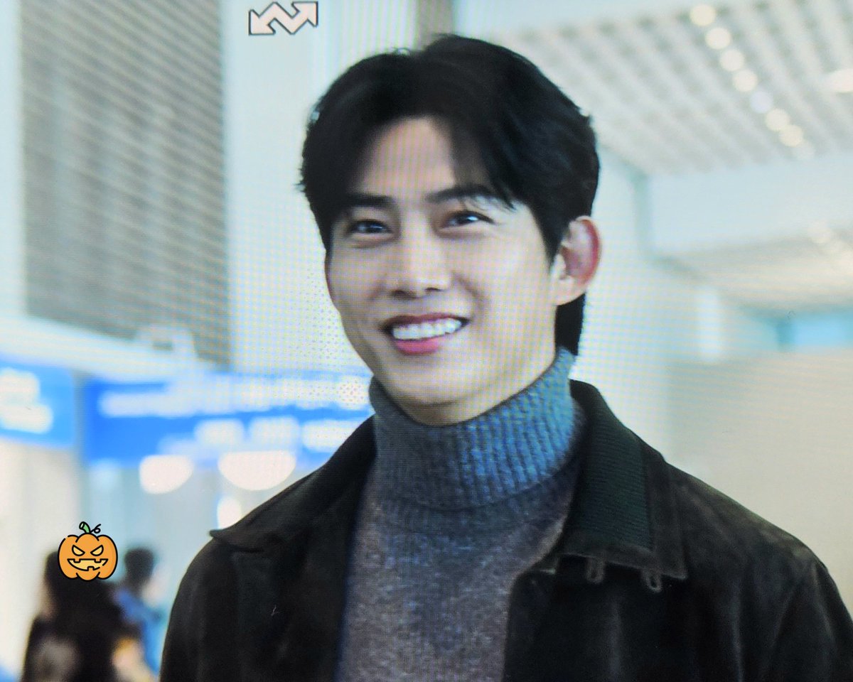 251015 🛫
오랜만에 가을남자 옥택연!!🍂
잘 다녀와👋👋
#2PM 
#택연 #옥택연 
#TAECYEON 
#テギョン 💚