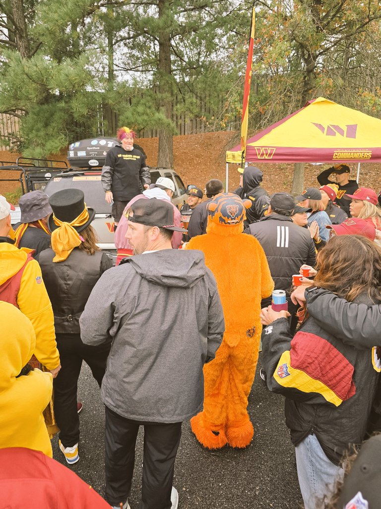 Krazyeights16's tweet image. Good times at #MNF with the fam and #dripking  #raisehail