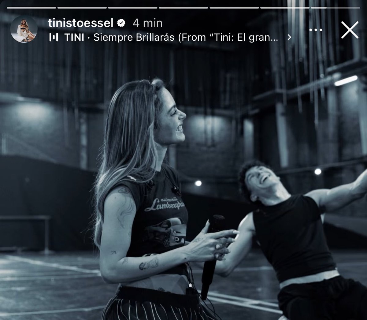 tini usando siempre brillaras voy a ser lagrimas cuando la cante