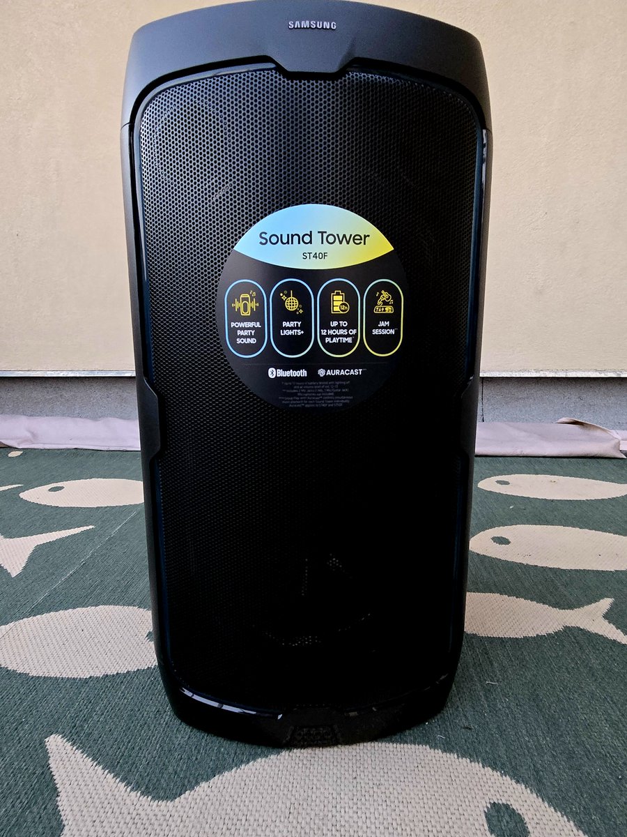 madinarope's tweet photo. Looking for a new speaker?  The new Samsung Sound Tower MX-ST40F has a sleek look, tons of features, easy to use app, and, most importantly, it's amazing sound! #InsidersSamsungSoundTower @SamsungUSOnce https://t.co/C4D5yQEV9U