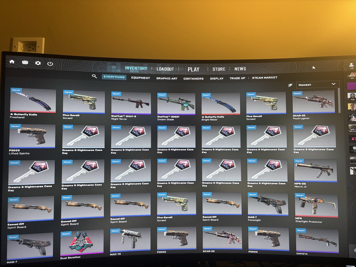 Opened up 100 dreams and nightmares and got two butterflies in 5 cases <a href="/anomalyxd/">Anomaly</a> <a href="/ArowCS/">Arrow</a>