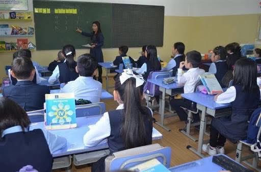 ЕБС-н багш нарын дундаж цалин (дэлхийн улс орнуудаар):

• Сири: 251.6 мян.төг
• Суринам: 503.2 мян.төг
• Этиоп: 539.2 мян.төг
• Уганда: 611.1 мян.төг
• Киргиз: 718.9 мян.төг
• Мадагаскар: 898.6 мян.төг
• Лаос: 898.6 мян.төг
• Мьянмар: 898.6 мян.төг
• Ангол: 934.6 мян.төг