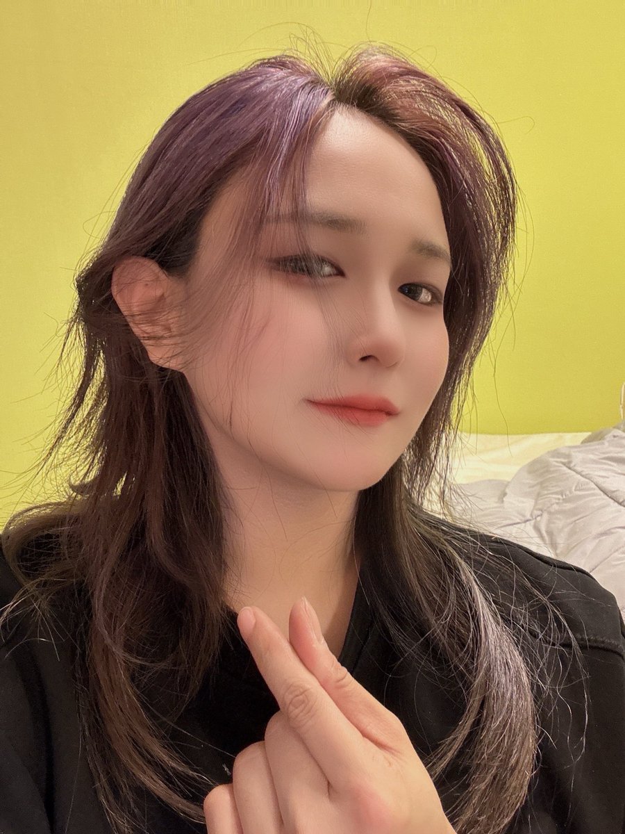 생존신고  백만년셀카  하트뿅🤍