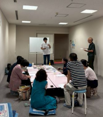runningjyuku's tweet photo. 健幸ワールドの交流会では様々なテーマをお話しして情報や課題を共有しています。今月は川口の歴史遺産についてお話し。イイナパークの由来は地元の名士伊奈氏なんですってね。勉強になりました。次回は11/1(土)川口って奥が深い!
#健幸ワールド #なちゅら #comfree #川口パートナーステーション https://t.co/gHrSINZ85d