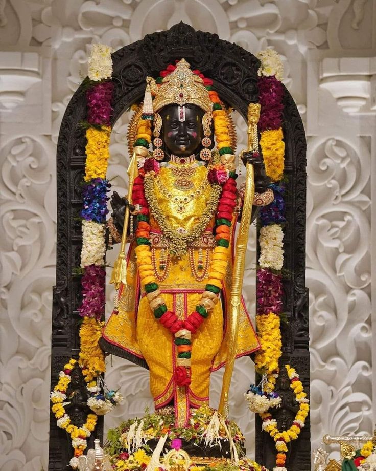 RamJanmbumi's tweet image. अगर जाग चुके हो तो प्रभु का स्मरण कर लिया जाए 
जय श्री राम 🔥