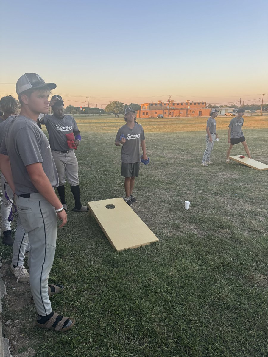 RangerBaseball_'s tweet photo. A little fall festival fun! https://t.co/wOGucEdjTx