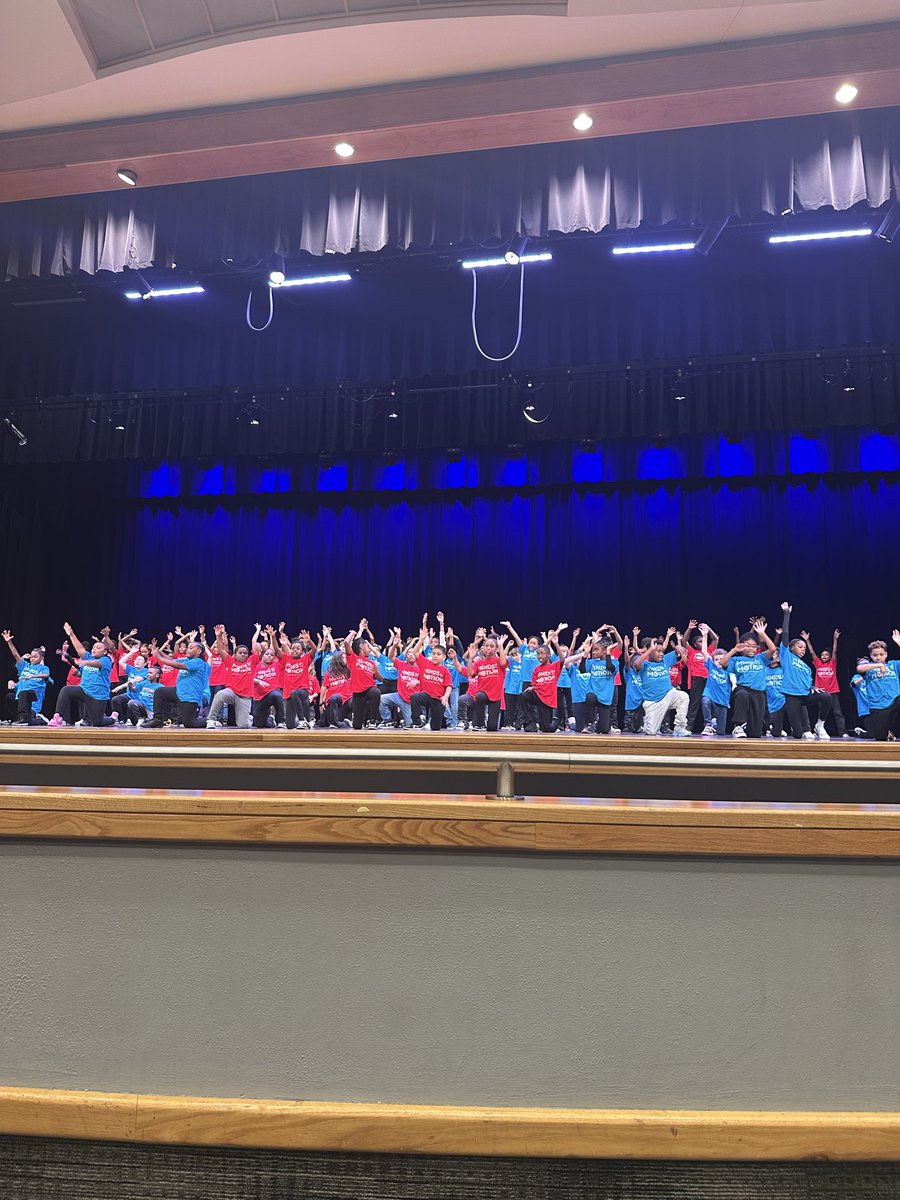 Churchland Primary Intermediate &amp; Westhaven Elementary School’s amazing fourth-grade students took the stage tonight as part of the Minds In Motion Dance Ensemble at Churchland High School and what a spectacular performance it was! 🎭✨
#PPSShines #cpisthoroughbreds