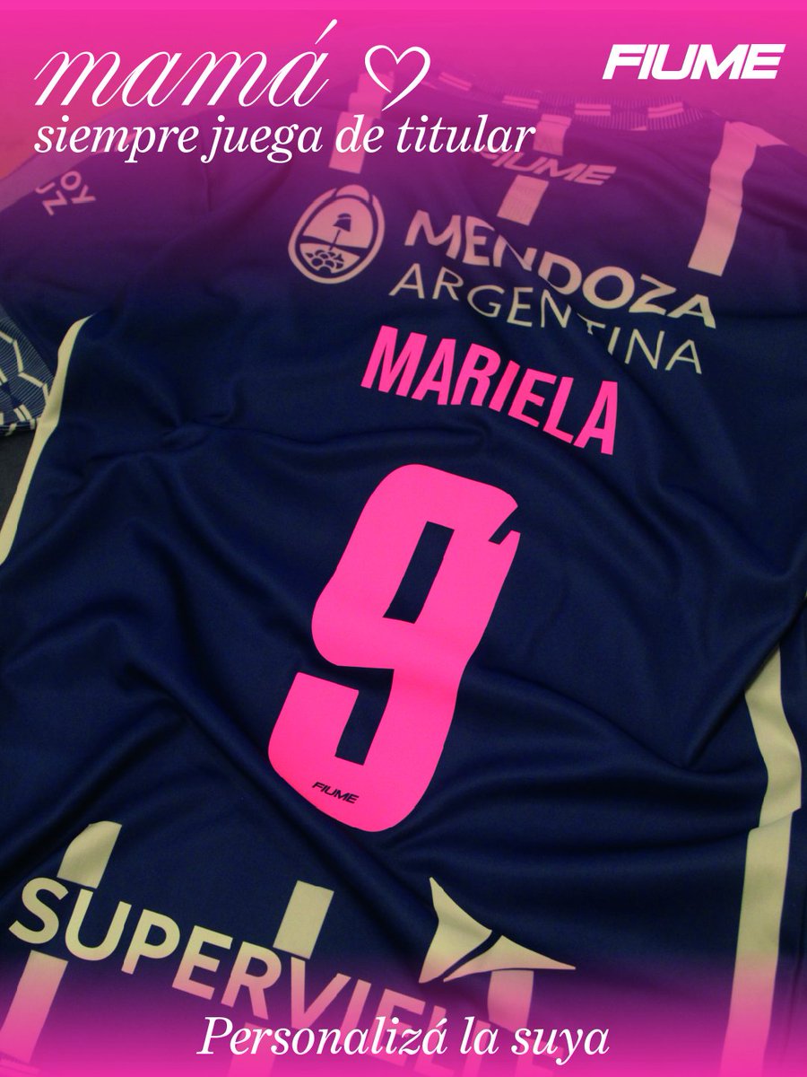 💙🤍 El amor de mamá, siempre juega de titular...

 🎁 Personaliza con el nombre y número que elijas para hacerla única, y regalale una camiseta hecha con amor, pasión y los colores que más representan.🙌⚽️

🔥 Reserva ya en nuestro local Fiume de Mendoza tu camiseta!
