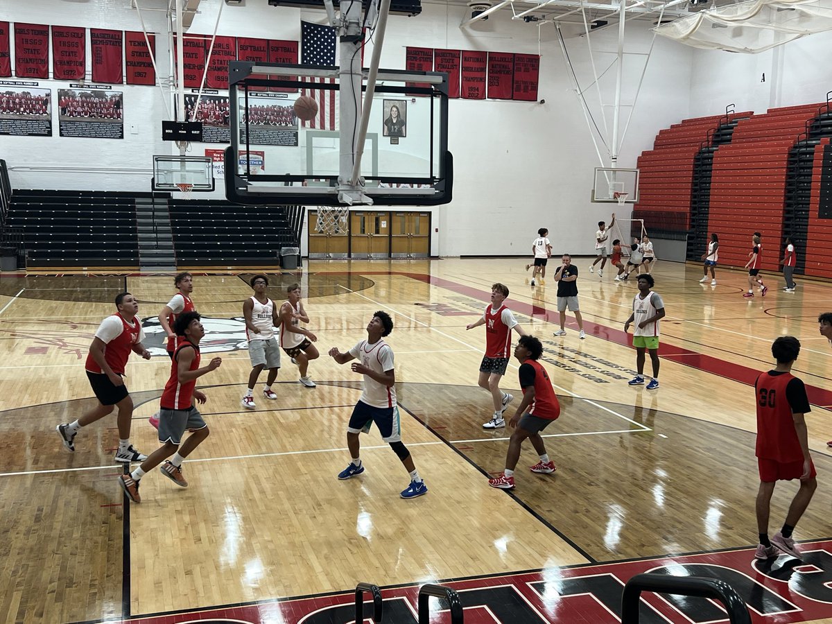 Shoutout to Coach Hoffman at <a href="/SCHSBoysBball/">SCHS Boys Basketball</a> and Coach Jones at <a href="/NewAlbanyHoops/">New Albany Basketball</a> for having me out to their respective workouts this evening. Two of the best programs in southern Indiana!