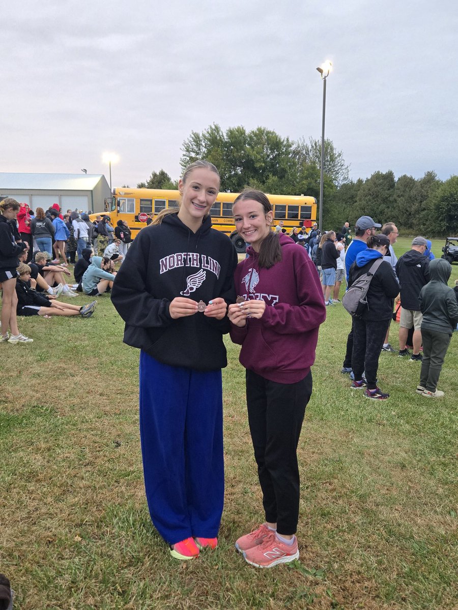 NLXC_TF's tweet image. What a great Conference meet! Eight PRs! Whitney Brady-7th, @PeytonMcMahon7-10th. MS Boys placed first! Carter Annis-3rd, Nic Michael-6th, Grady Schulte 12th, Euan Wylie-14th &amp;amp; Kora Pillard-12th! #NLXC #believeitachieveit