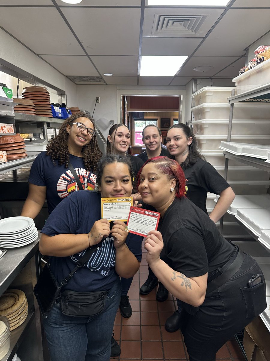 houseofchilis's tweet photo. Nothing brings the heat like a party at High Point Chili’s! 🔥 Our team lives for these moments — great food, good vibes, and the best guests around. Come celebrate with us! 🎉🌶️
#ChilisLove #TeamChilis #HostWithTheMost #PartyAtChilis @Chilis https://t.co/OgDKXI4TcV