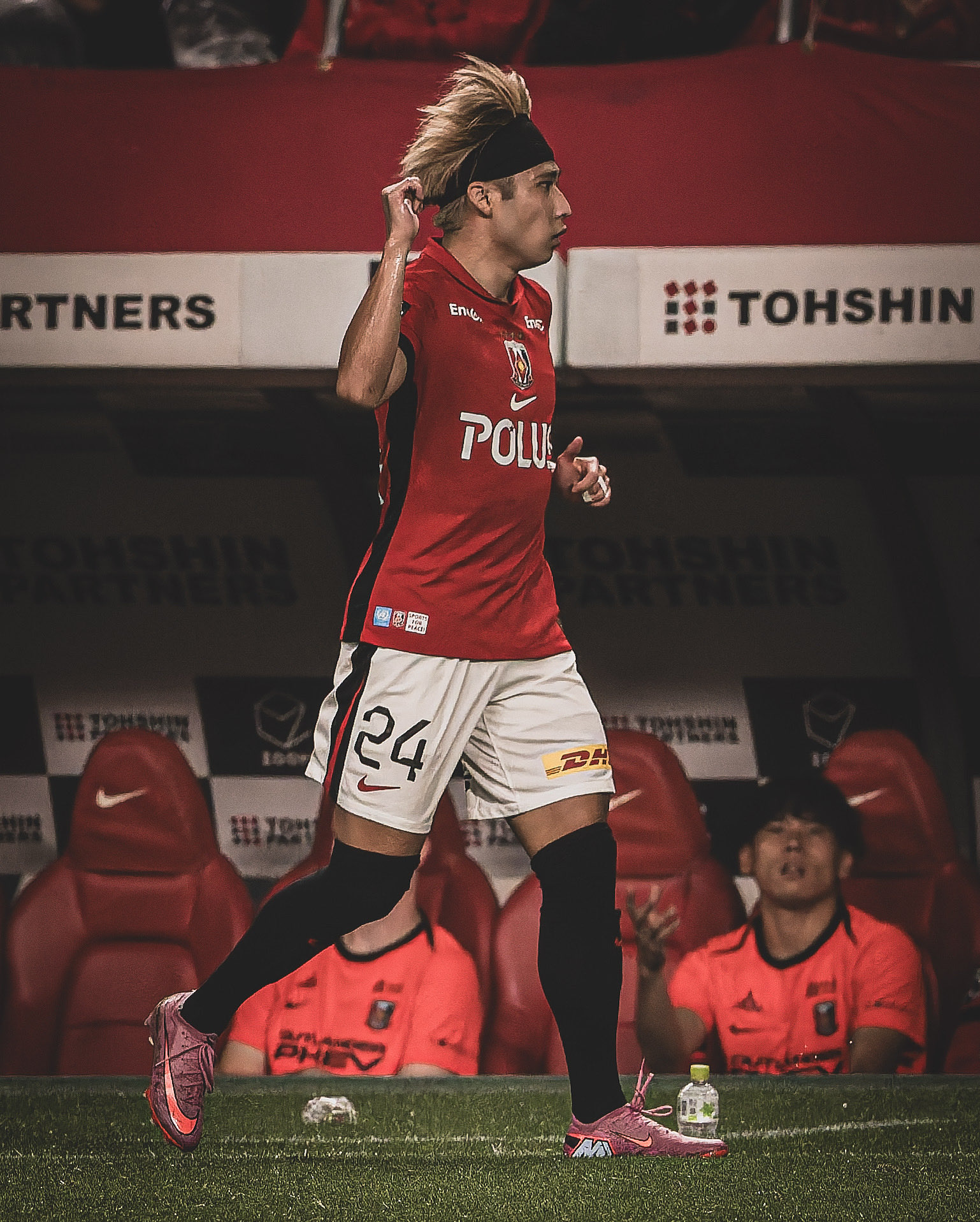 浦和レッズ】モバガチャ 1/5アクリルスタンド 24松尾 佑介 浦和レッズ