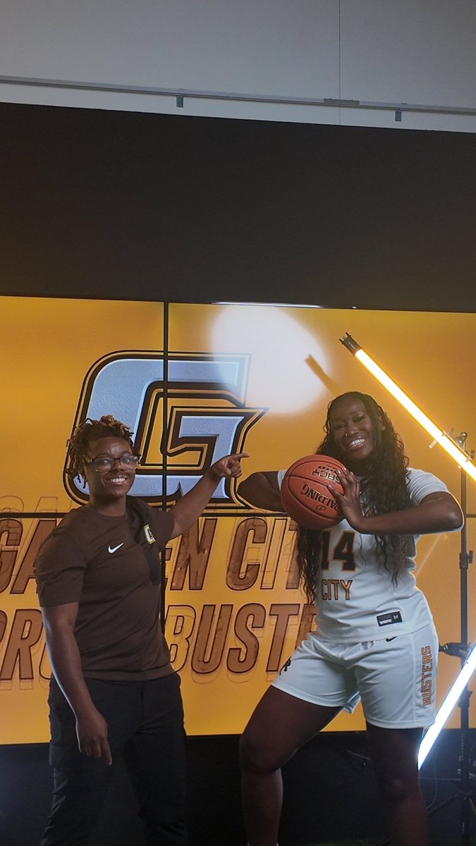 Media Day sneak peak 🤎💛
#bleedbrownandgold #mediaday 
#JUCOPRODUCT