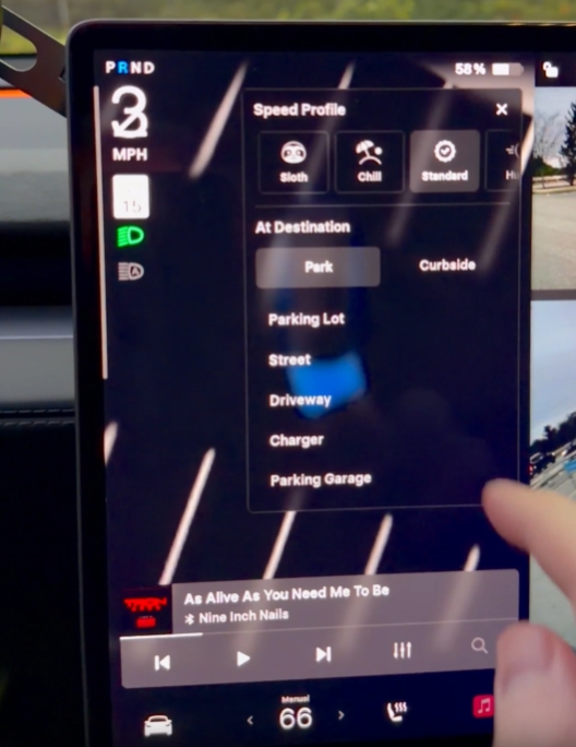 特斯拉 FSD V14 全自動駕駛功能，可以設定的目的地，包括選「At Destination」下面的停車選項（像是停車場、路邊停車、車道、停車大樓、充電），還有路邊下客功能（Robotaxi 風格）。

#特斯拉FSD
#FSD全自動駕駛功能
#FSDv14
#停車選項
#V14功能比人類駕駛更安全
#fblifestyle