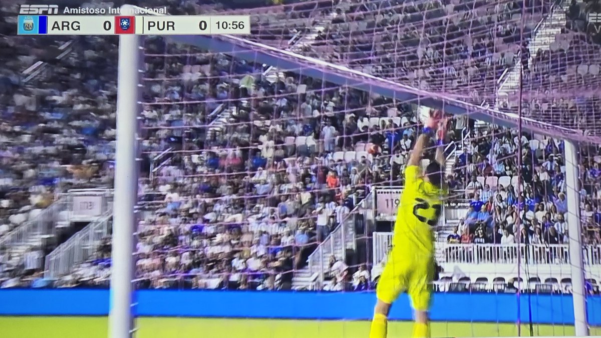 Crackbol10's tweet image. Salvo el Dibu