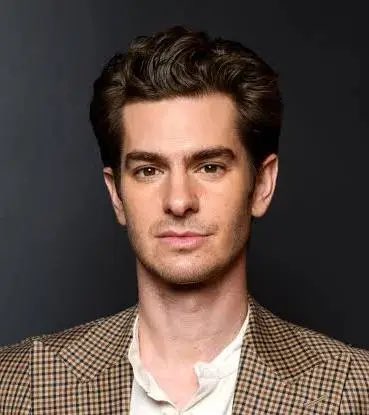bertimolo's tweet image. Estoy viendo una serie con Andrew Garfield y me distraigo pensando que es como si Federer y Andy Murray hubieran tenido un hijo