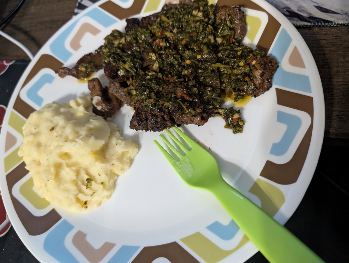 Chimichuri steak and seasoned mashed taters for dinner. What more could ya ask for. Gonna be live in about an hour on <a href="/ArenaBreakoutPC/">Arena Breakout Infinite</a>  so make sure y'all come say hi and vibe in the dark zone with ya boy

Twitch.tv/mrwh1sh