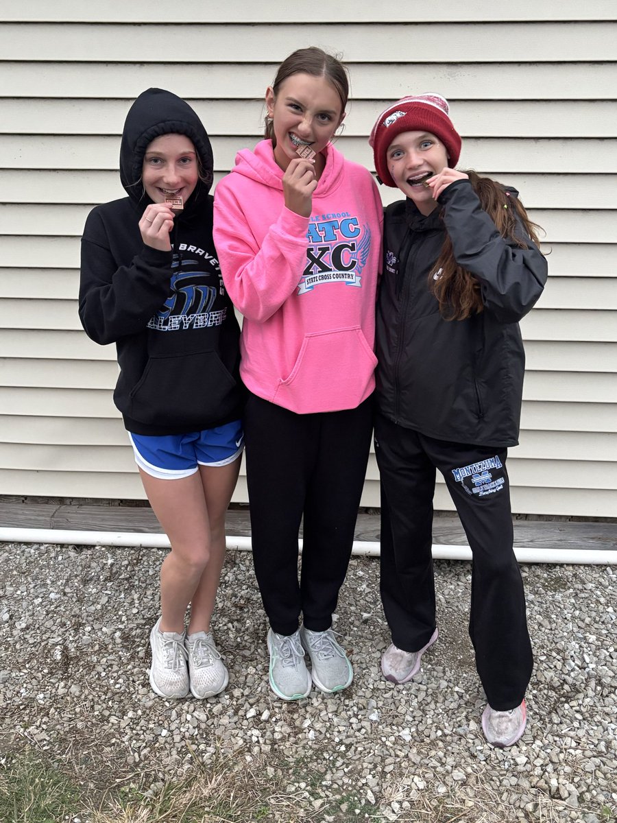 JH girls finish as team runner-up, with each of our 8 runners running stronger tonight than 5 days ago on the same course. 

3 SICL medalists: Ava Anderson- 1st, Brea Cheney- 7th, and Teagan Sutherland- 10th!